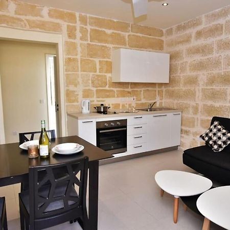 Vallettastay - Lucky Star One Bedroom Apartment 201 Ngoại thất bức ảnh